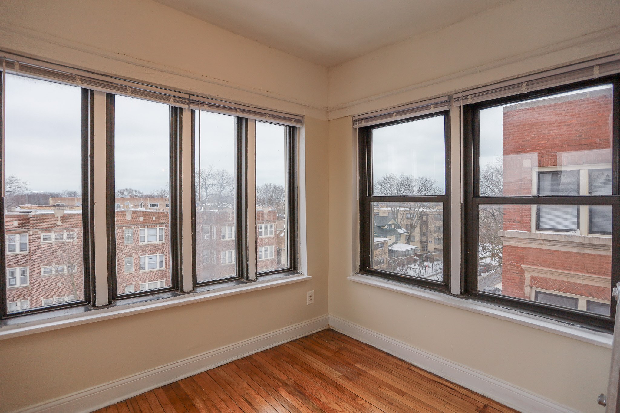 Chicago Apartment: 7455 Greenview