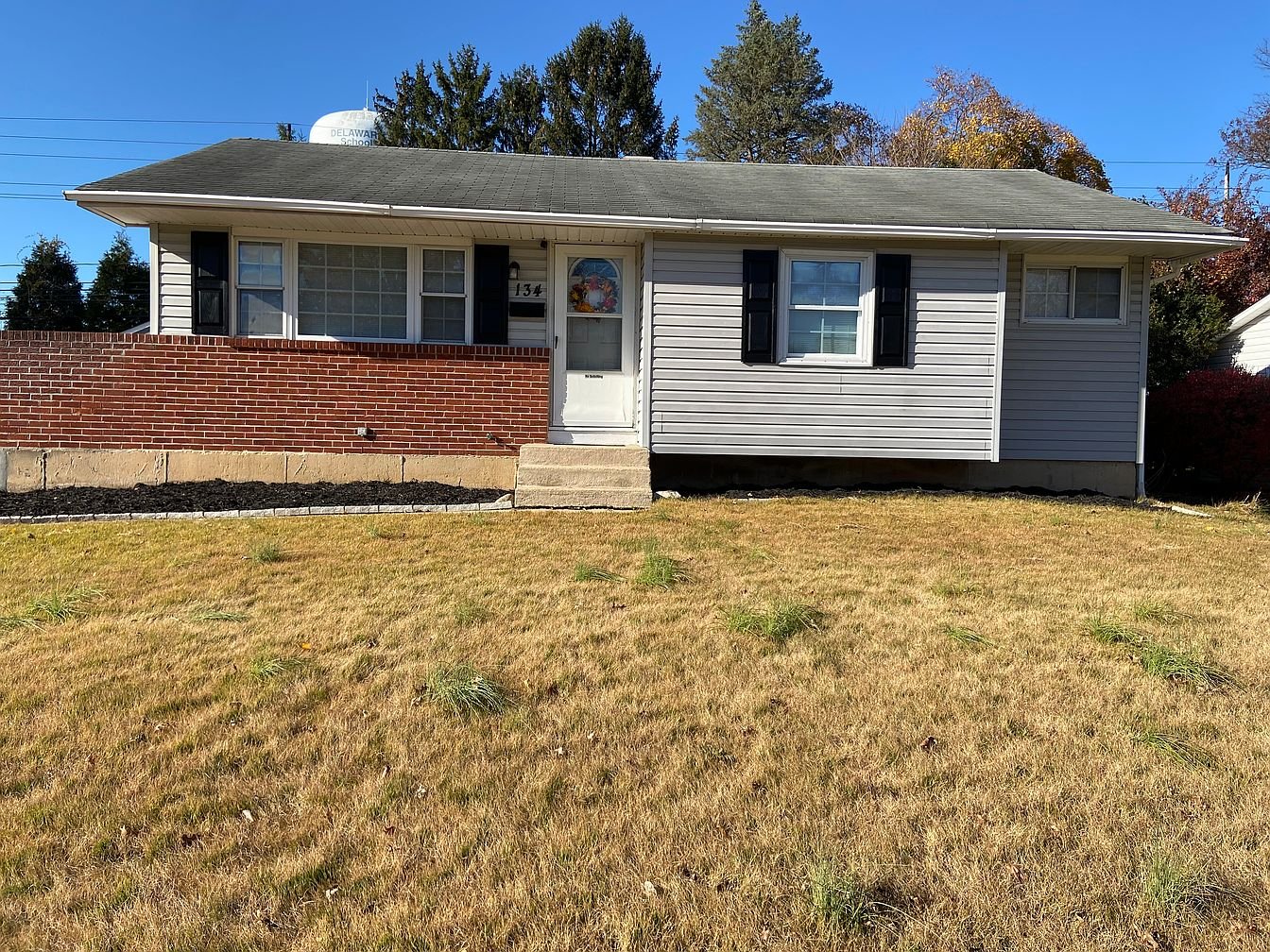 Newark House: 134 Lynch Farm Dr