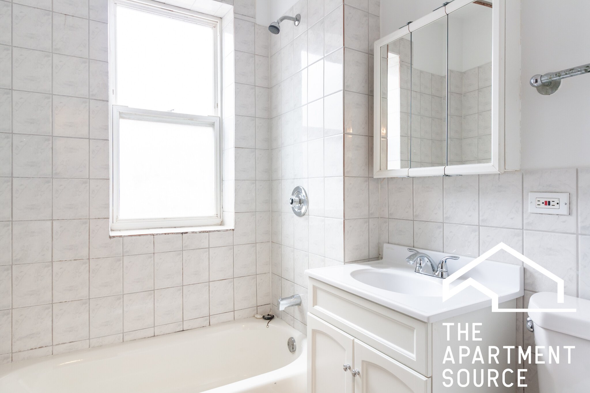 Chicago Apartment: 7460 North Ashland, #1, Chicago, IL 60626
