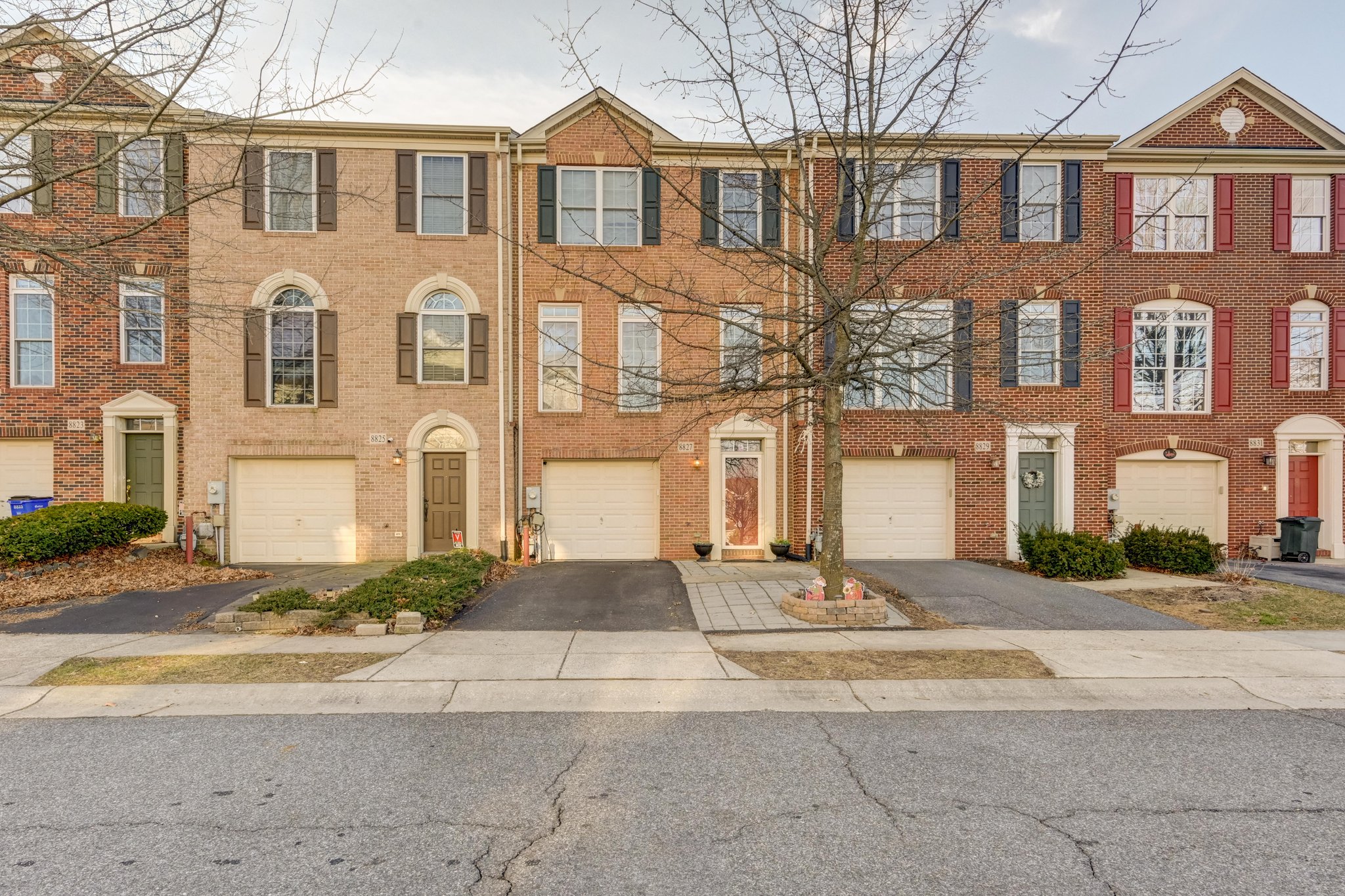 Ellicott City Townhome: 8827 Montjoy Pl