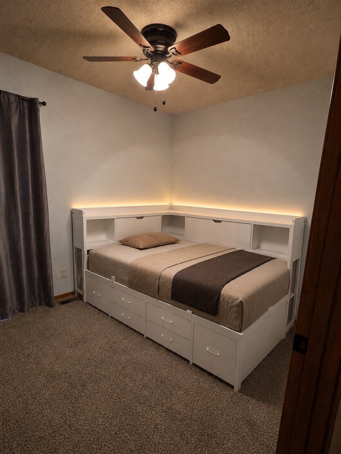 Lawrence Single Room: 936 Alma Dr