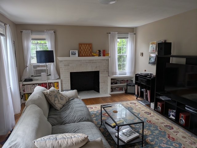 Fredericksburg Apartment: 601 Pitt Street