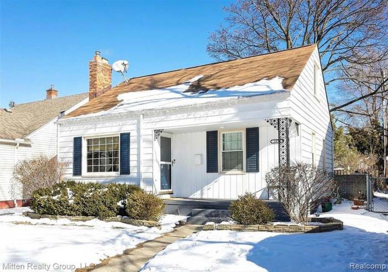 Ferndale House: 1876 Hyland St