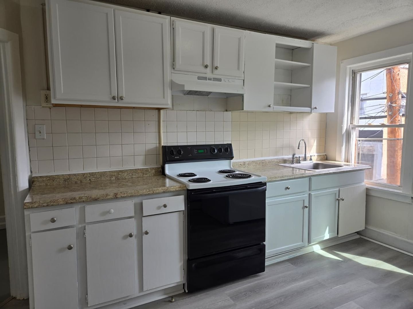 Ewing Apartment: 1419 Princeton Avenue