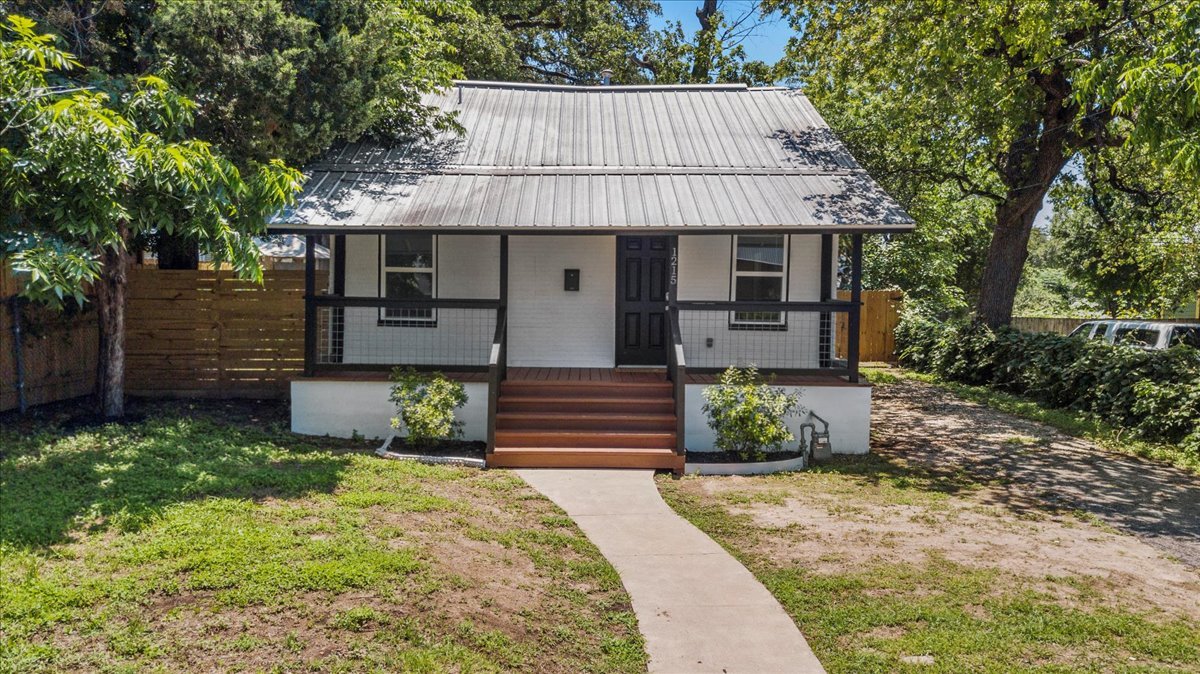 austin House: 1215 E 12th st