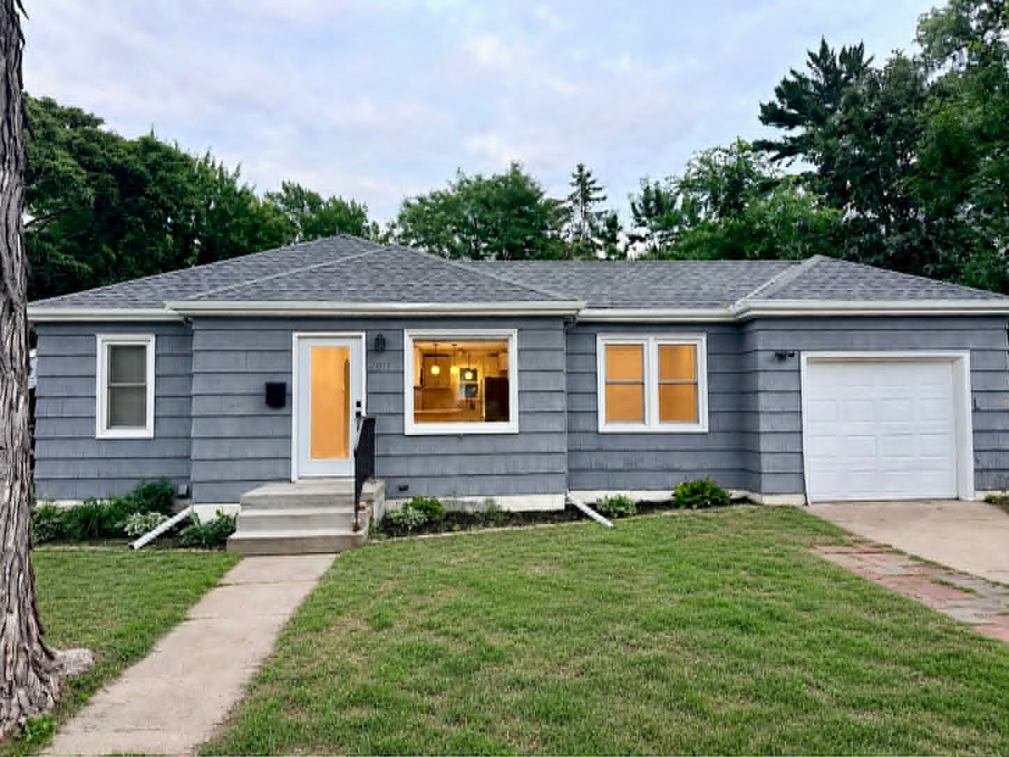 Richfield House: 7011 Penn Ave S