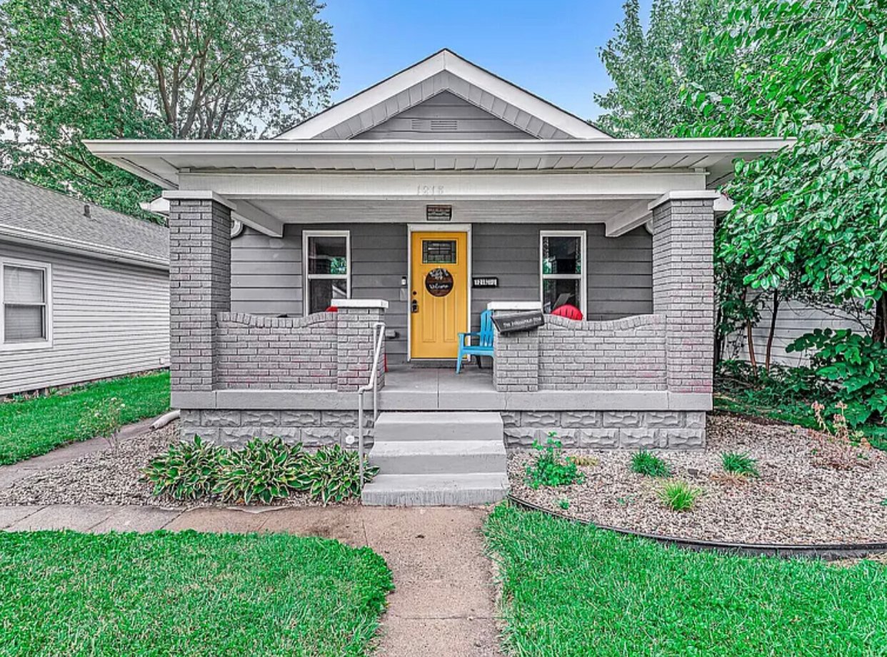 Indianapolis House: 1218 E Southern Ave