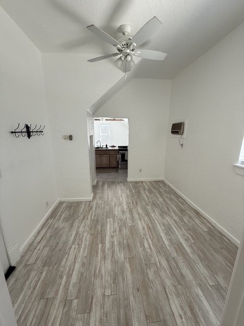 Auburn Apartment: 190 Lubeck Rd
