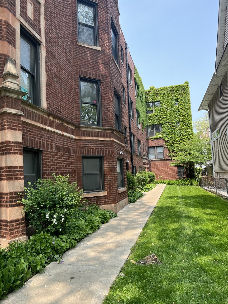 Chicago Apartment: 1350 W Hood Ave