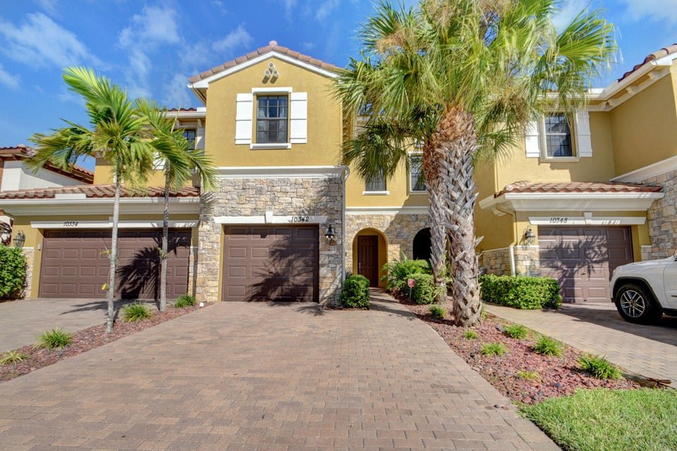 wellington Townhome: 10342 Wellington Parc Drive