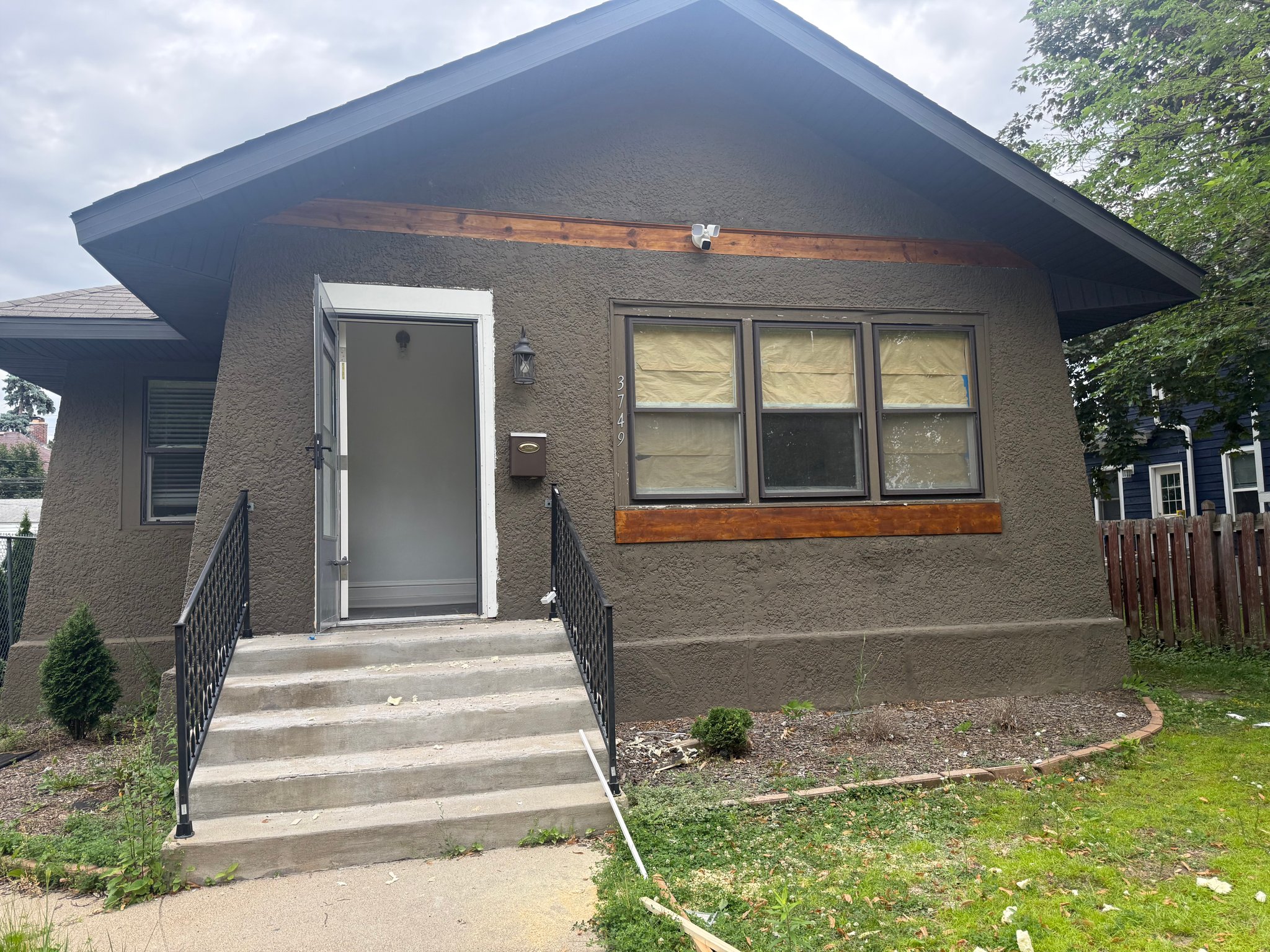 minneapolis Single Room: 3749 5th avr s
