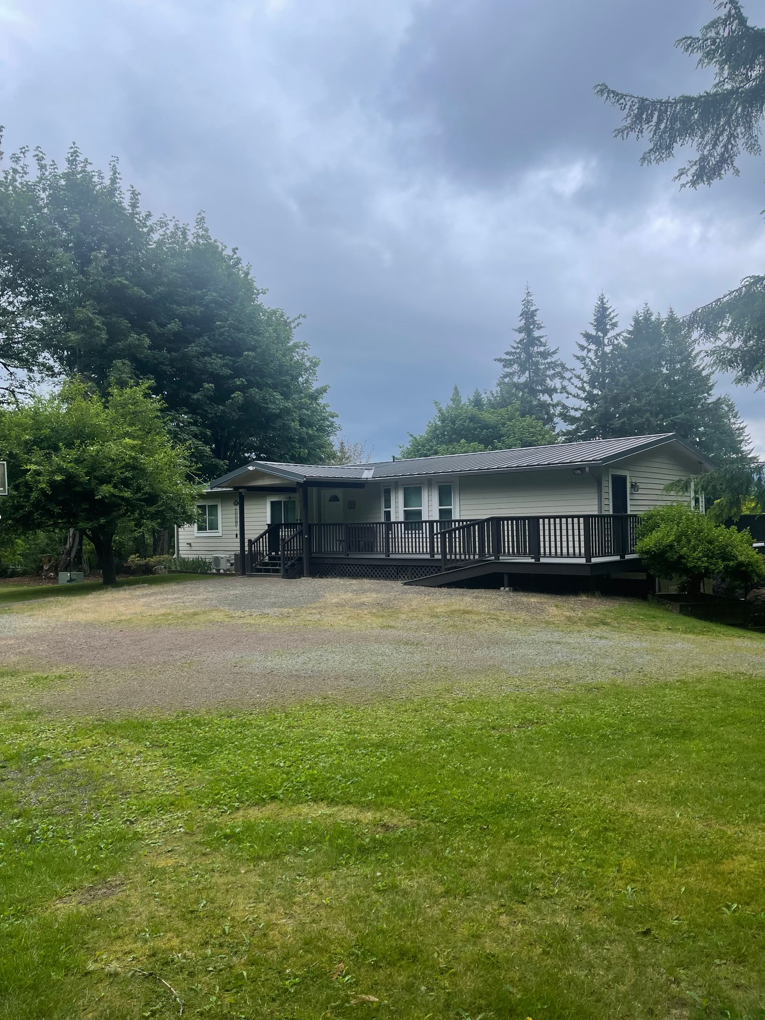 Carnation House: 10715 W Lake Joy Dr NE