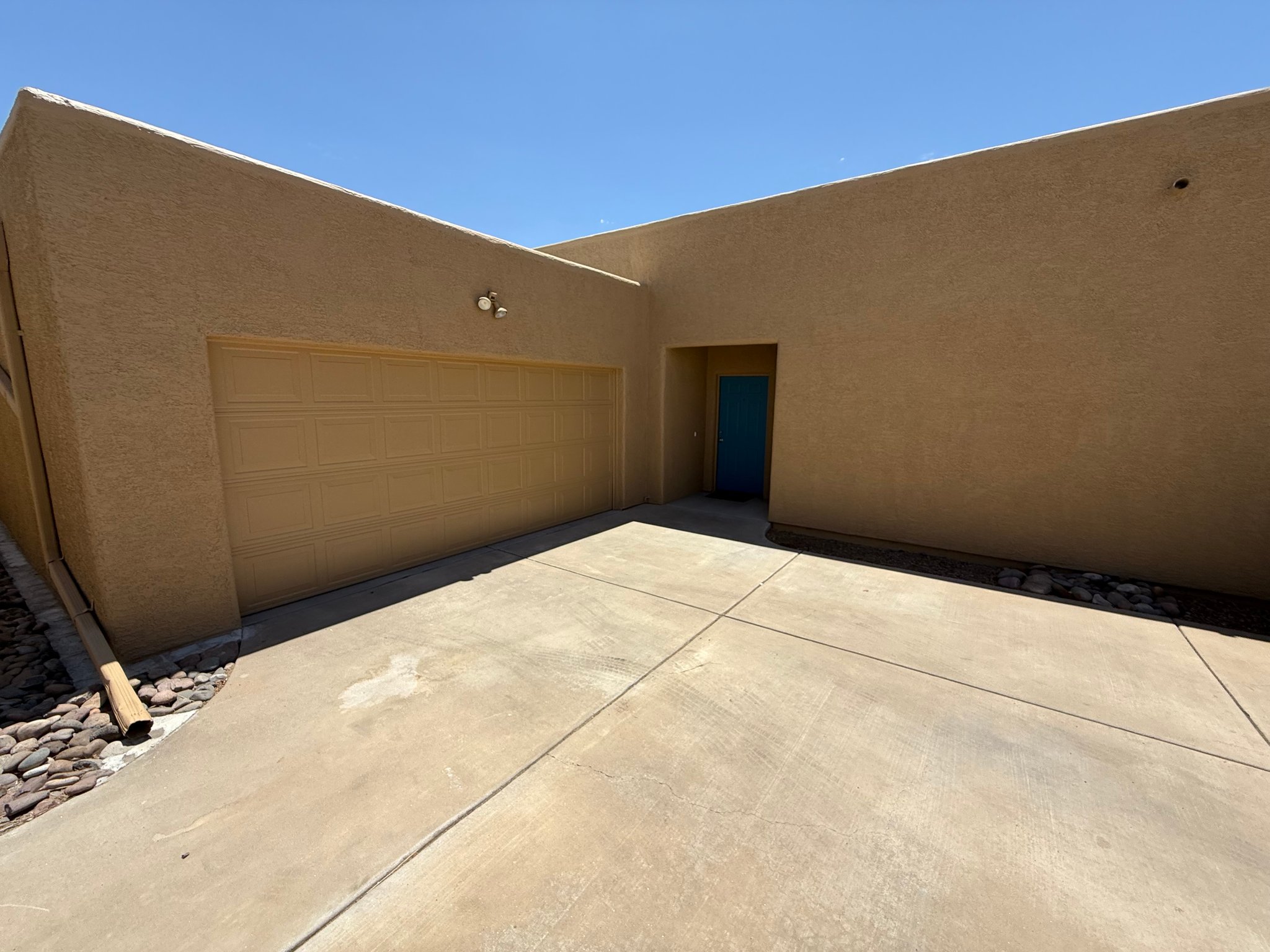 Tucson Multiplex: 8538 E Seabury Ct