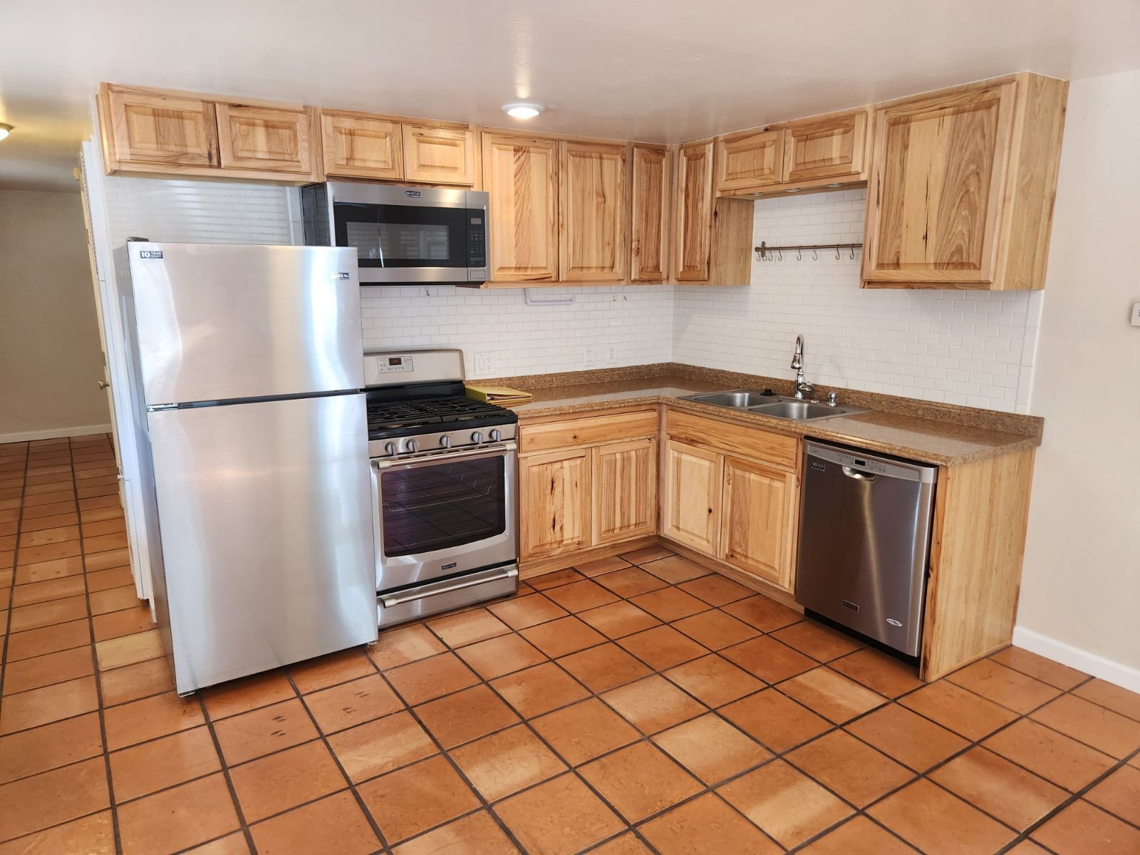Manitou Springs Multiplex: 10 Deer Path Ave