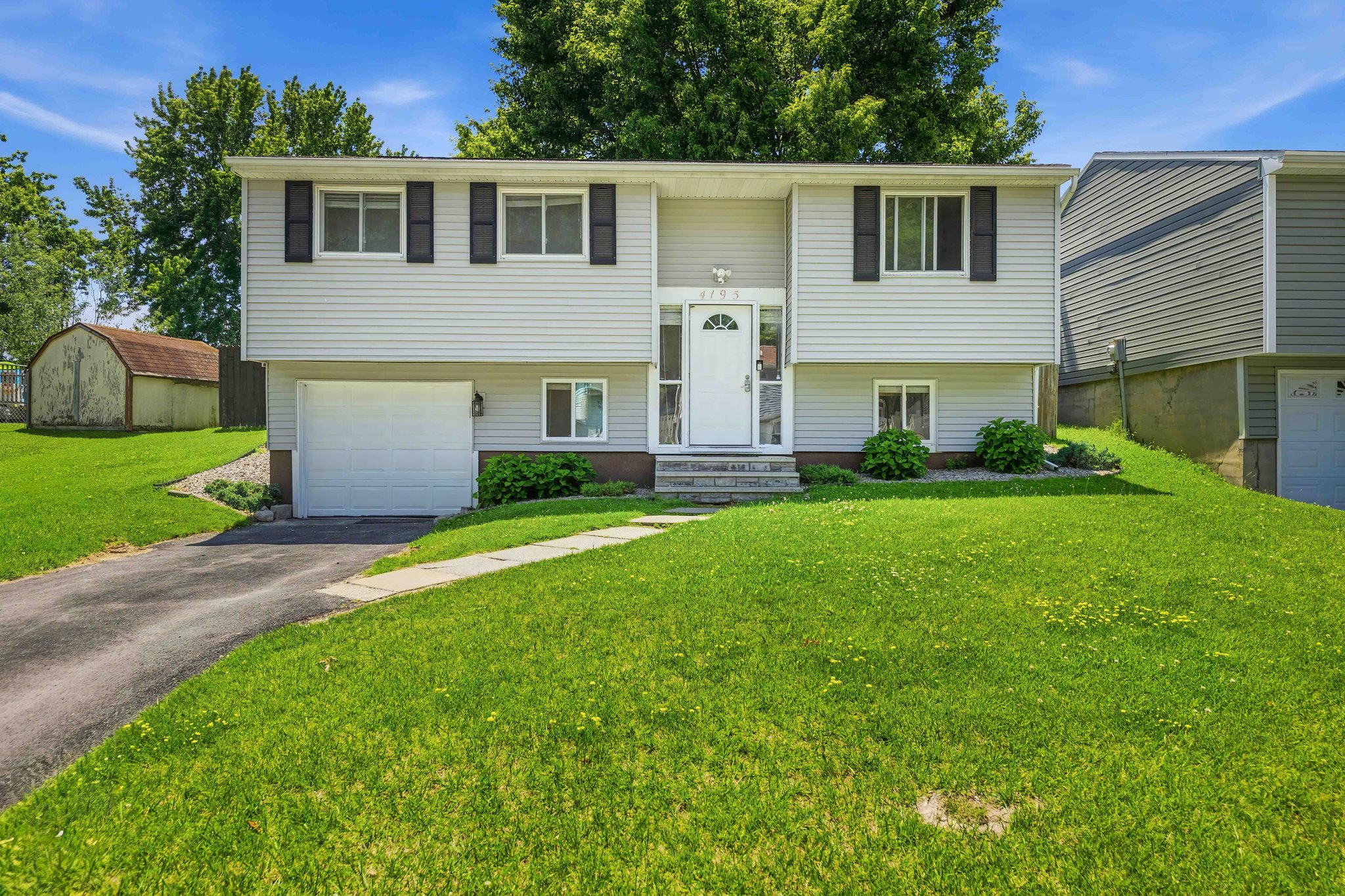Liverpool House: 4195 Burningtree Rd