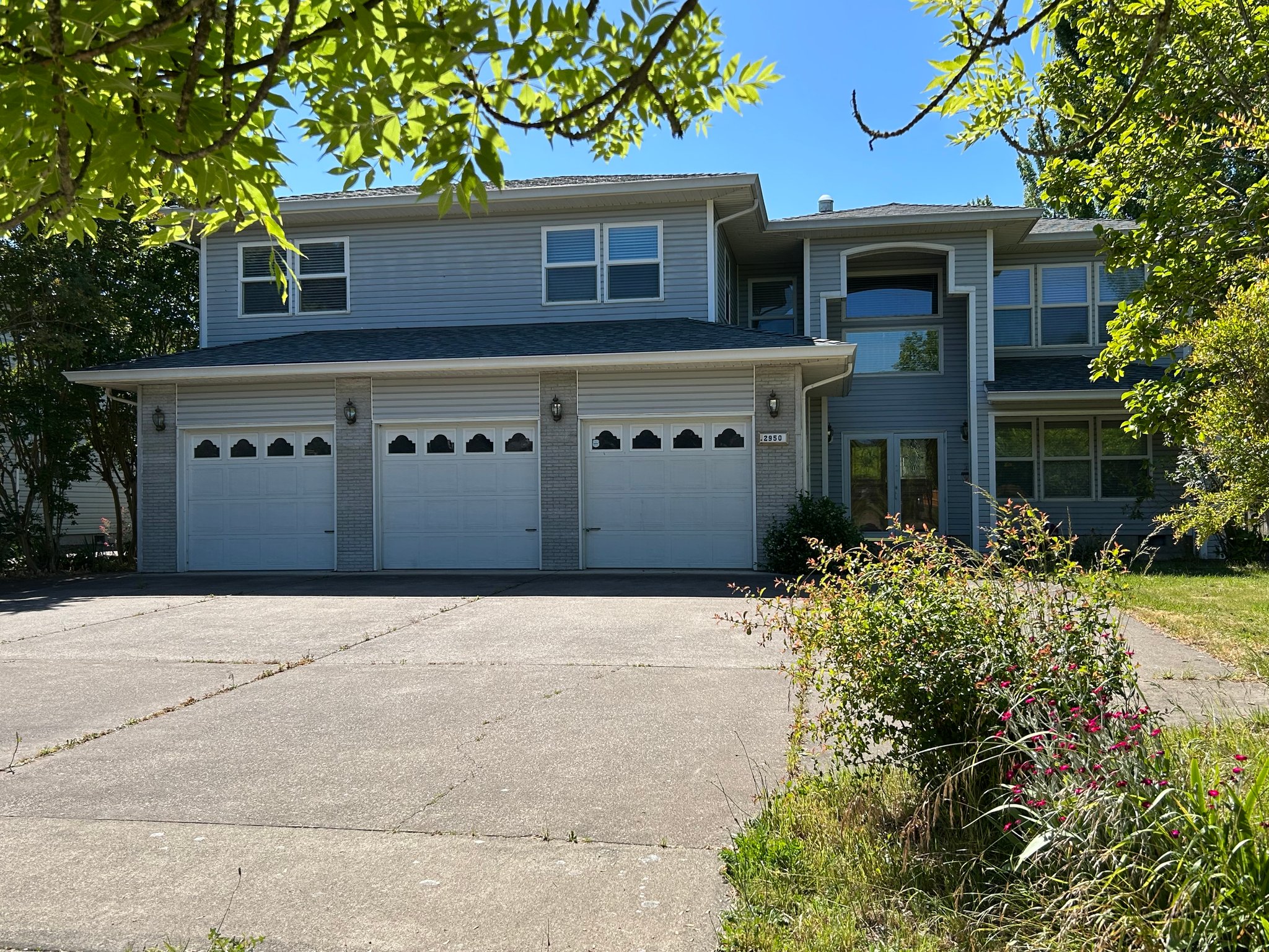Albany House: 2950 Marion Street SE
