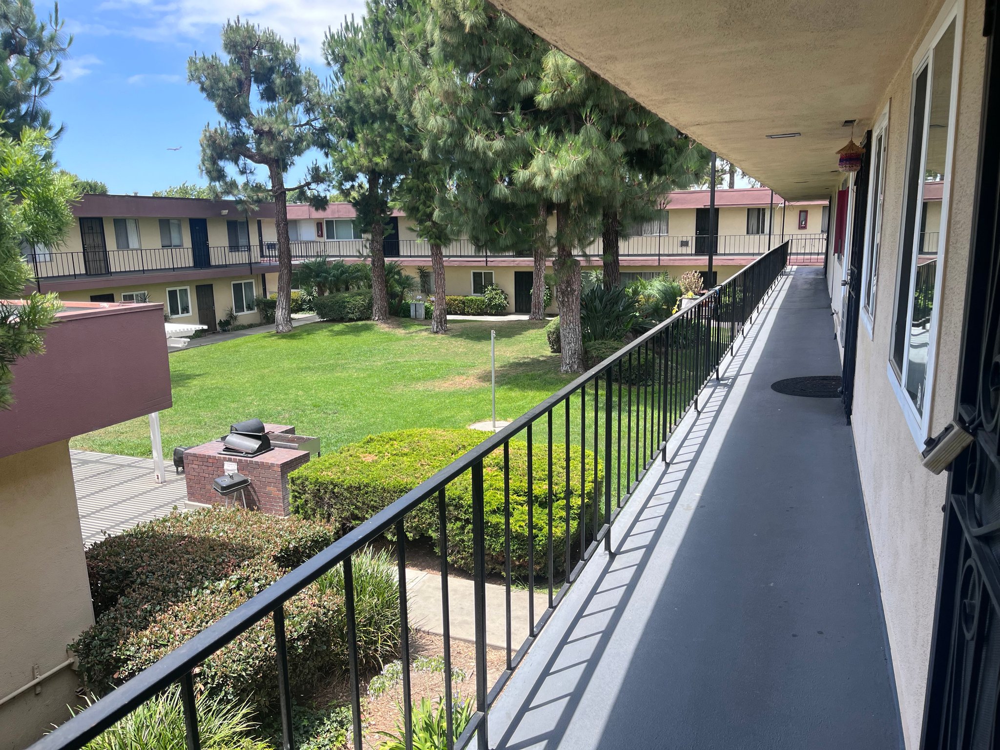 Long Beach Condo: 4700 Clair del Ave