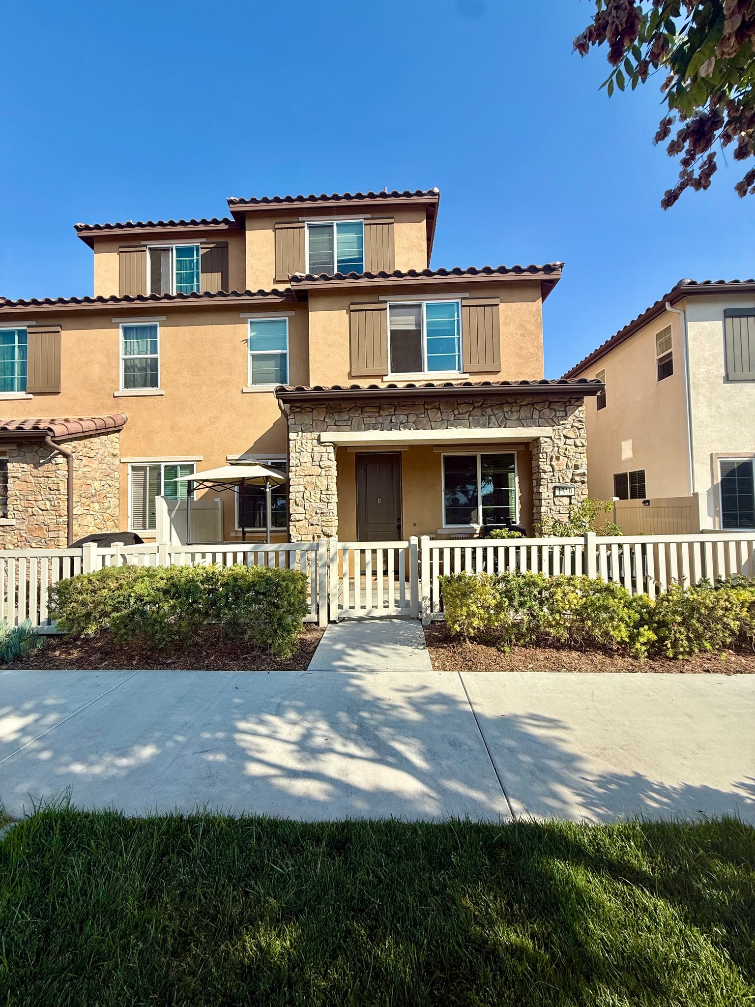Chula Vista Townhome: 1310 Santa Victoria Rd