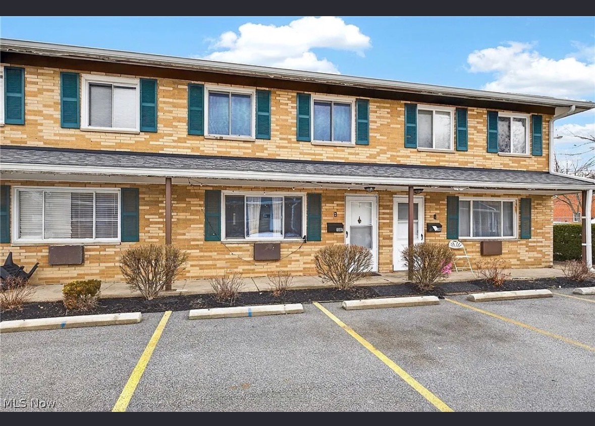 Wickliffe Townhome: 1597 Lee Terrace Drive