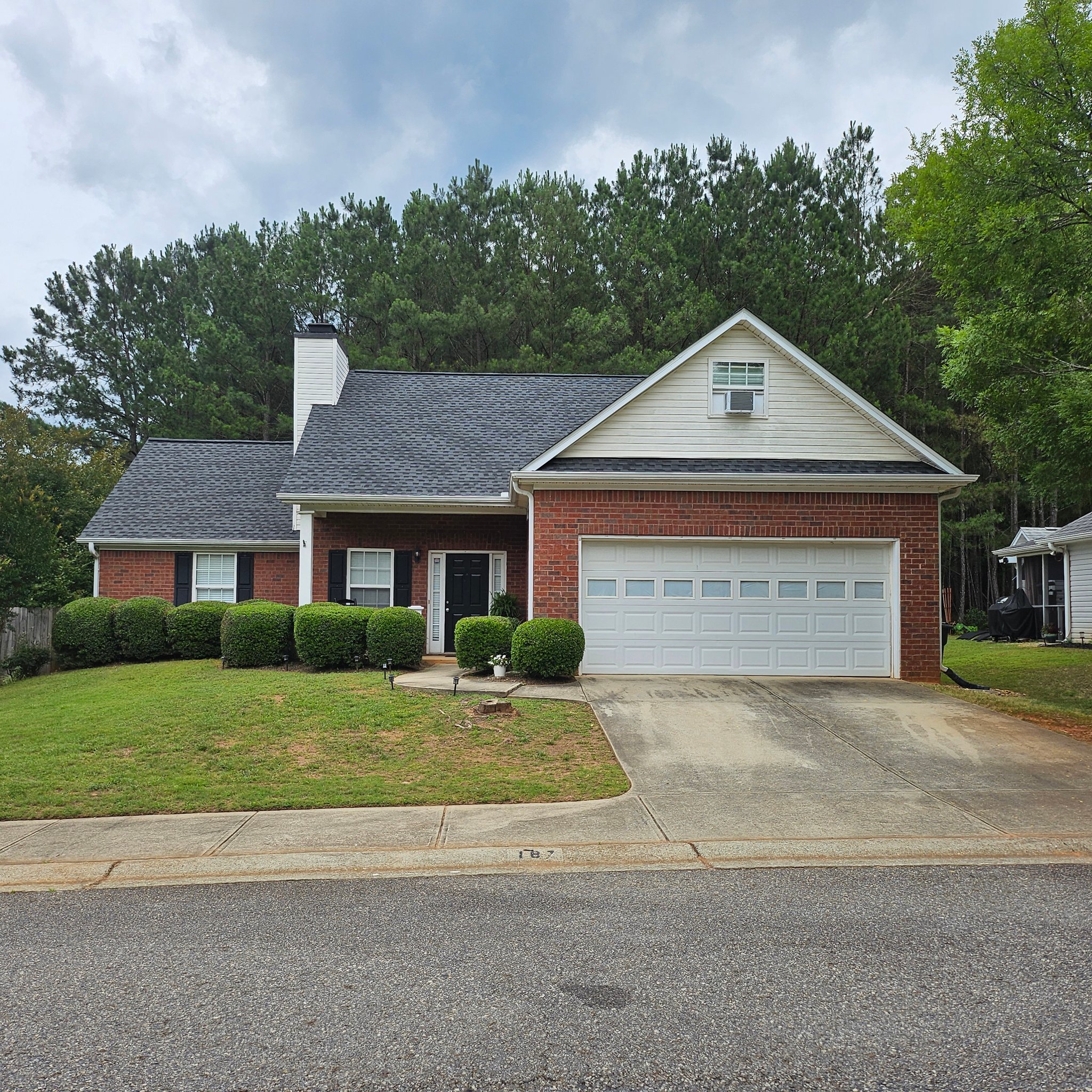 Athens House: 187 Pine Ridge Trce