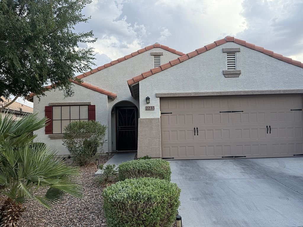 Gilbert House: 2233 E Stacey Rd