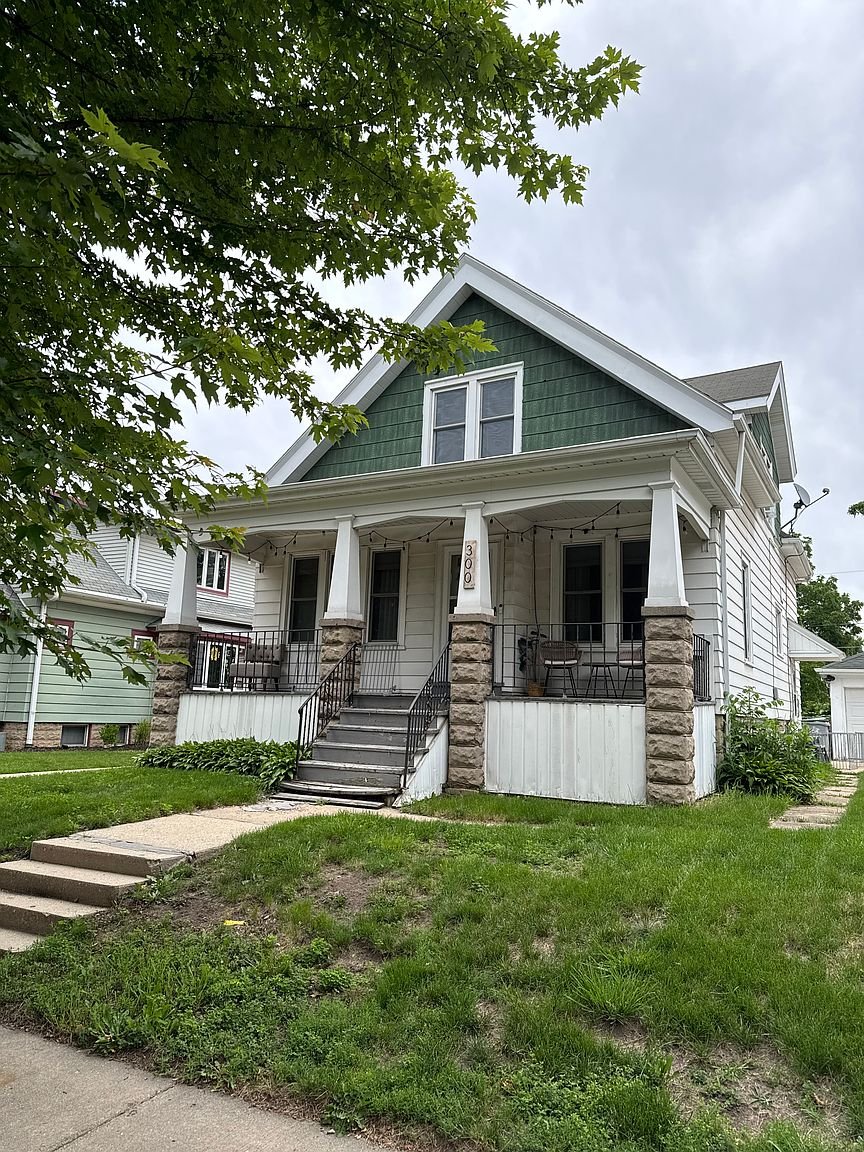 Milwaukee House: 300 N 60th St