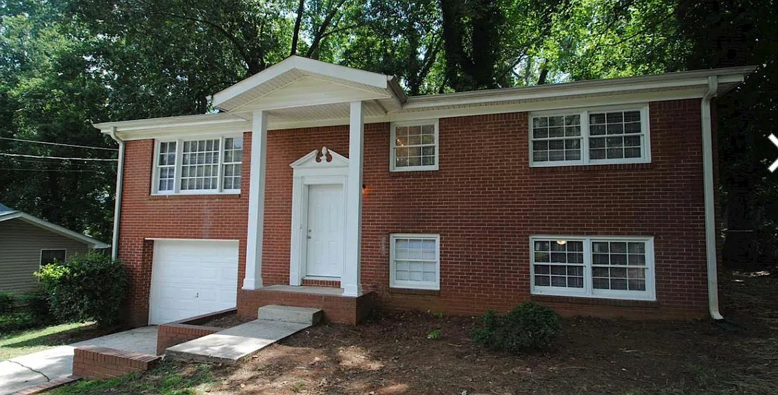 Forest Park House: 411 Windsor Dr