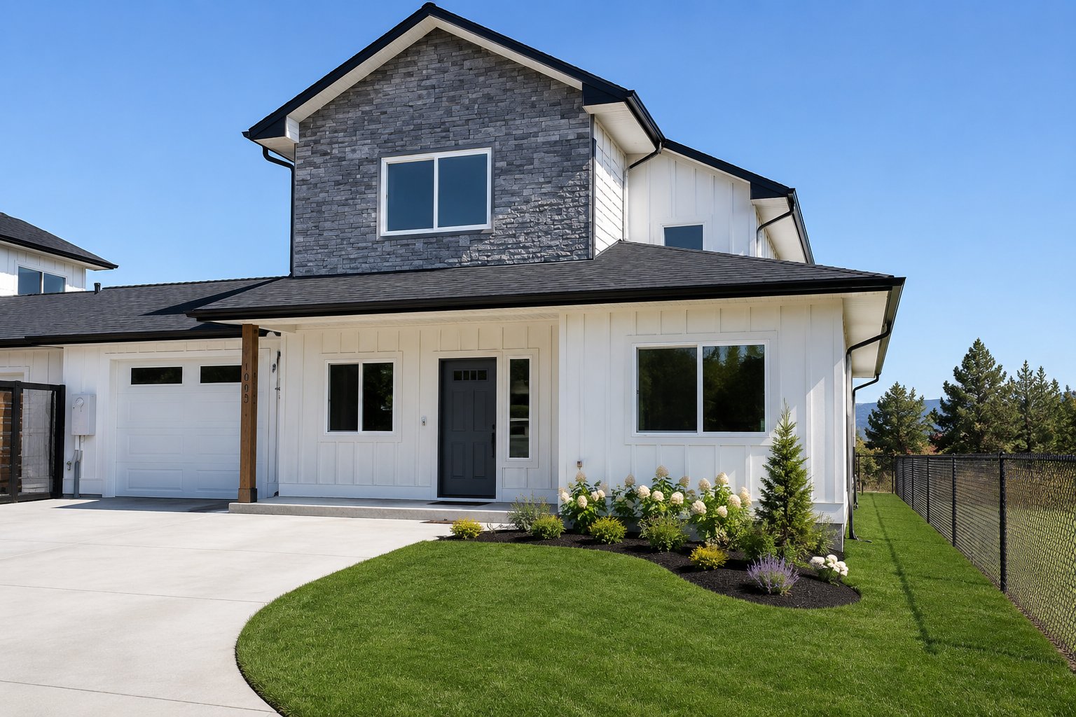 East Wenatchee Townhome: 1759 Grant Rd