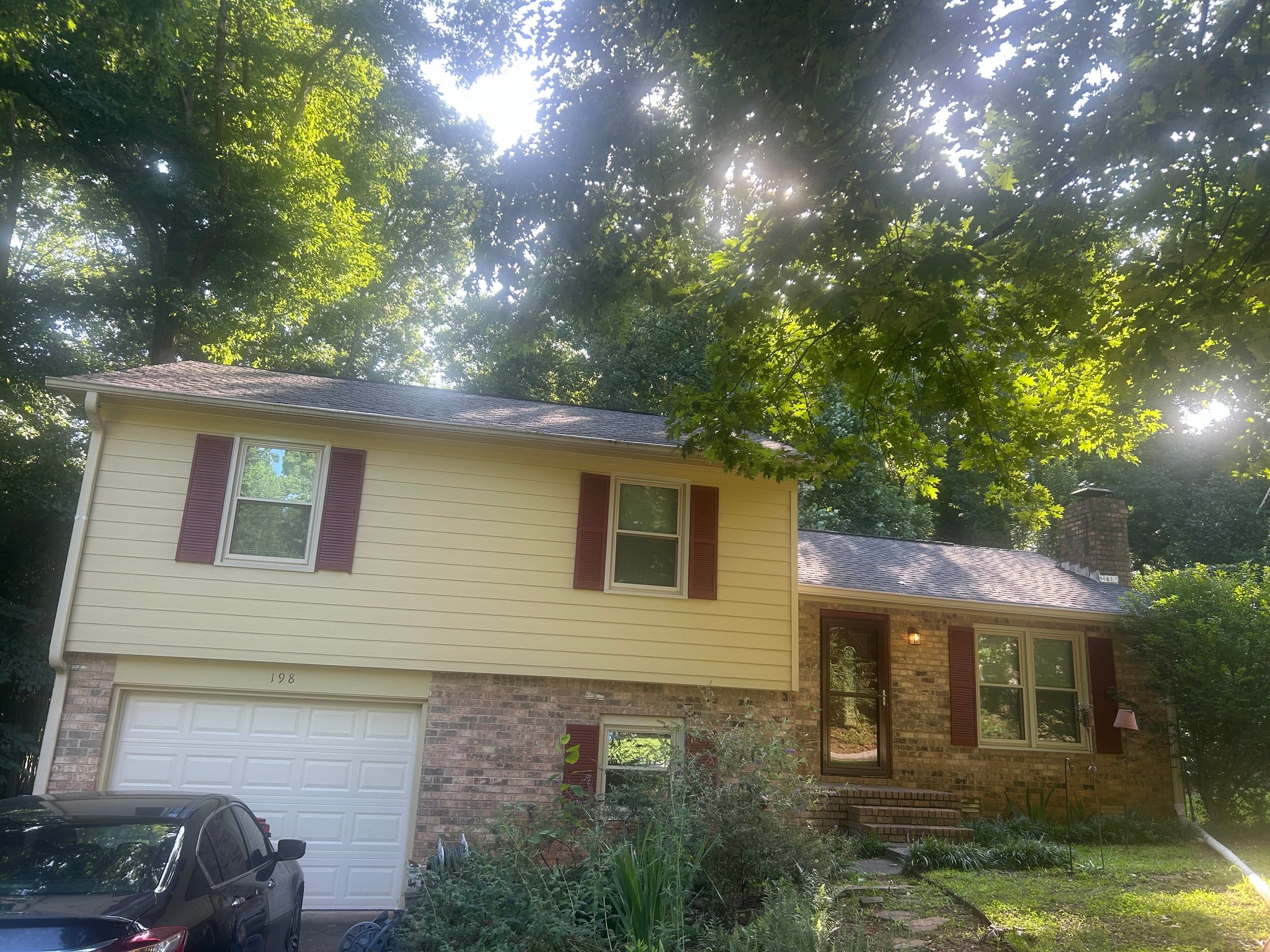 Athens House: 198 Fairfield Cir