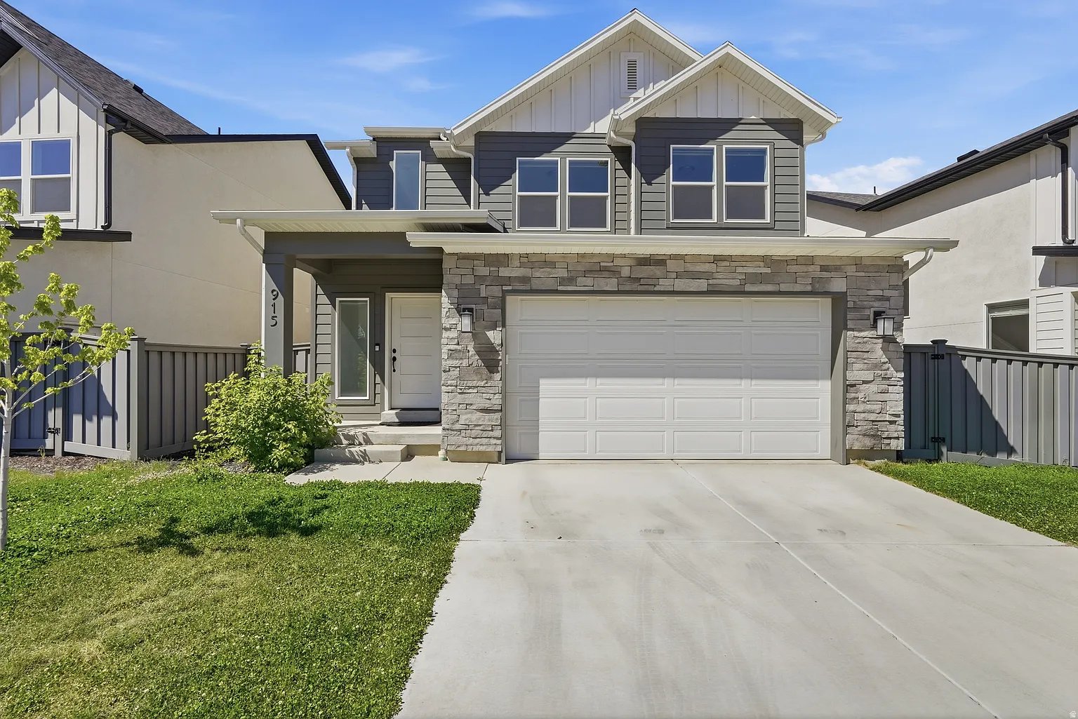 FARMINGTON House: 915 N Evelyn Street