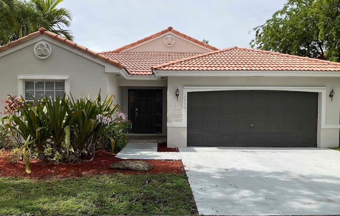 Miramar House: 15291 SW 51st St
