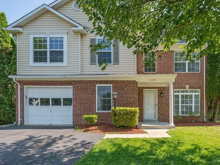 Woodbridge House: 6119 Oaklawn Ln