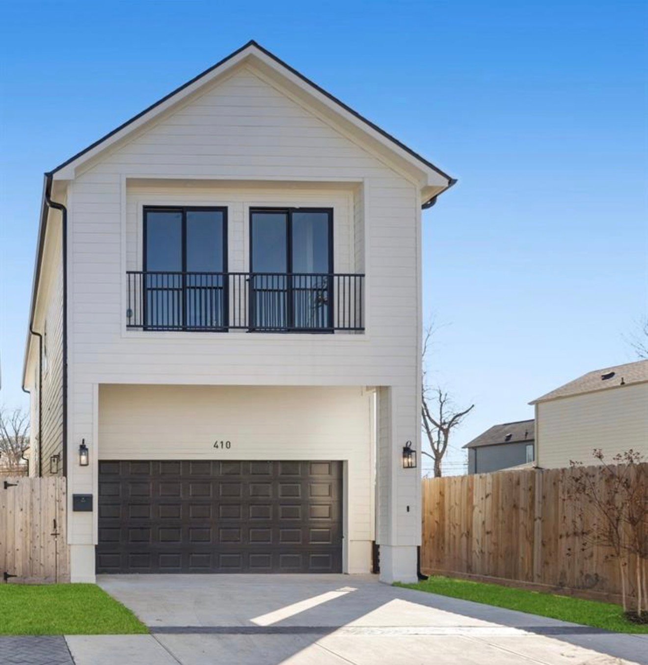 houston House: 410 East 41st, 77022