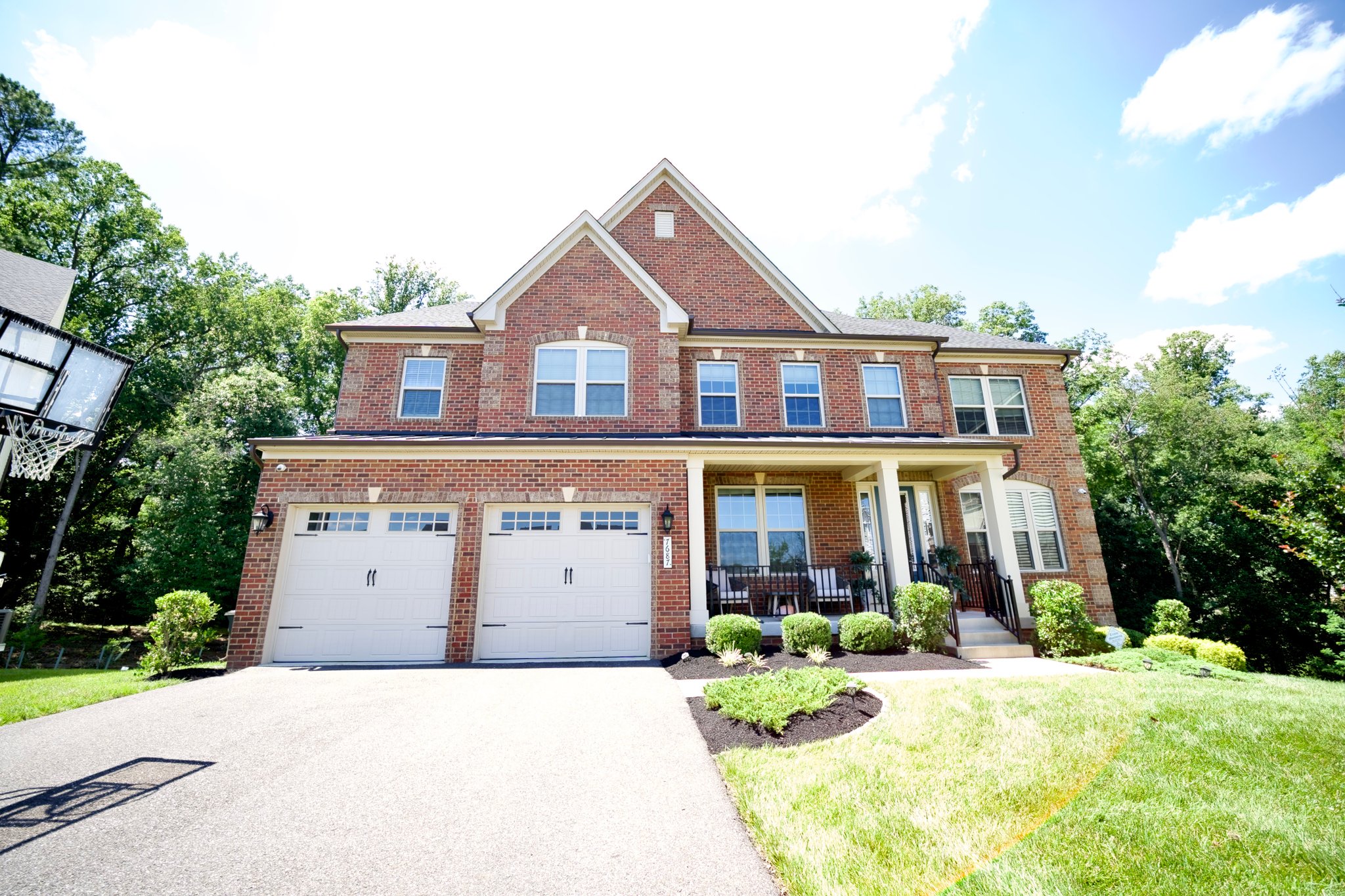 Columbia House: 7687 Cross Creek Dr