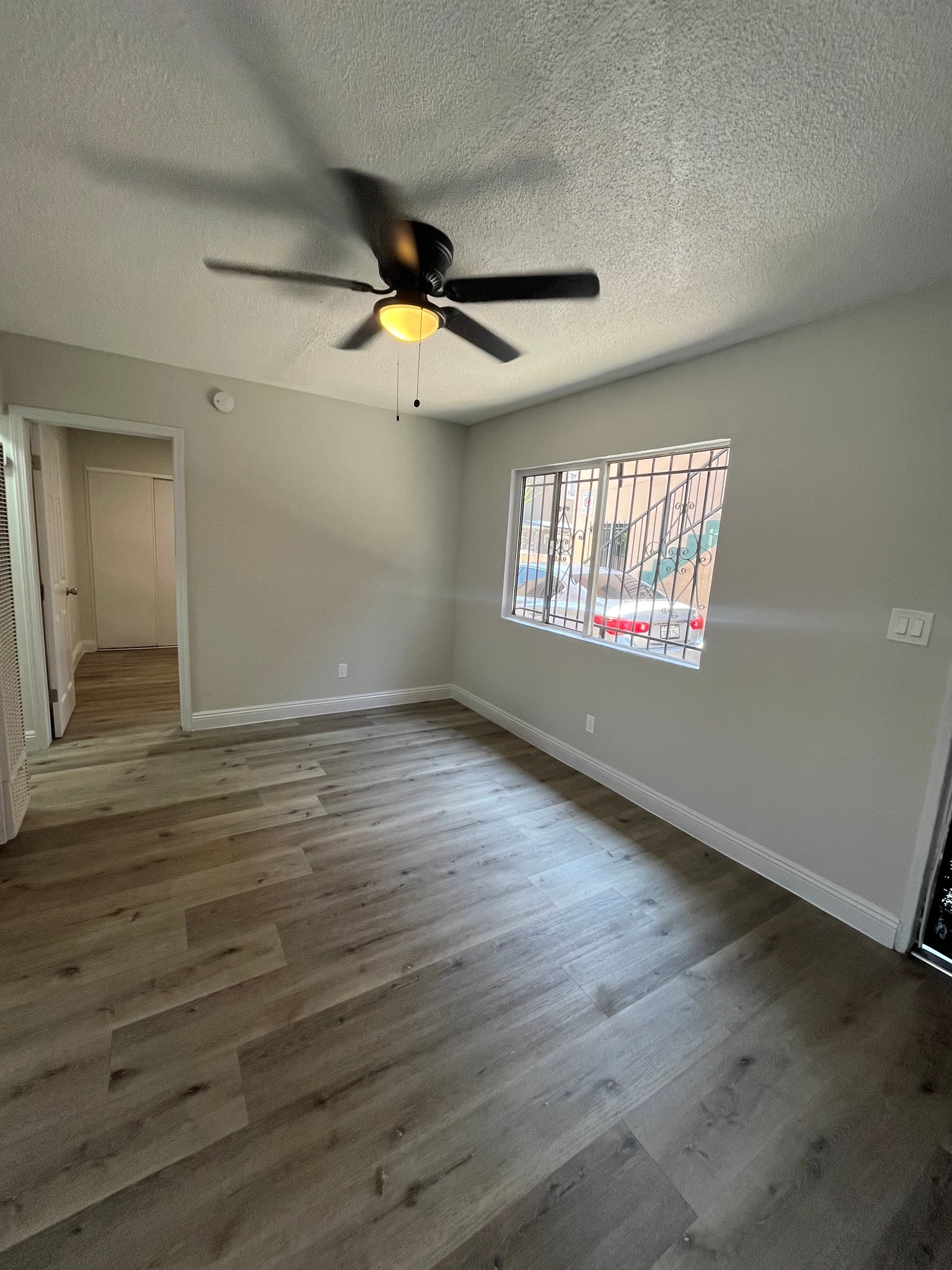 Los Angeles Apartment: 7400 S Hoover St