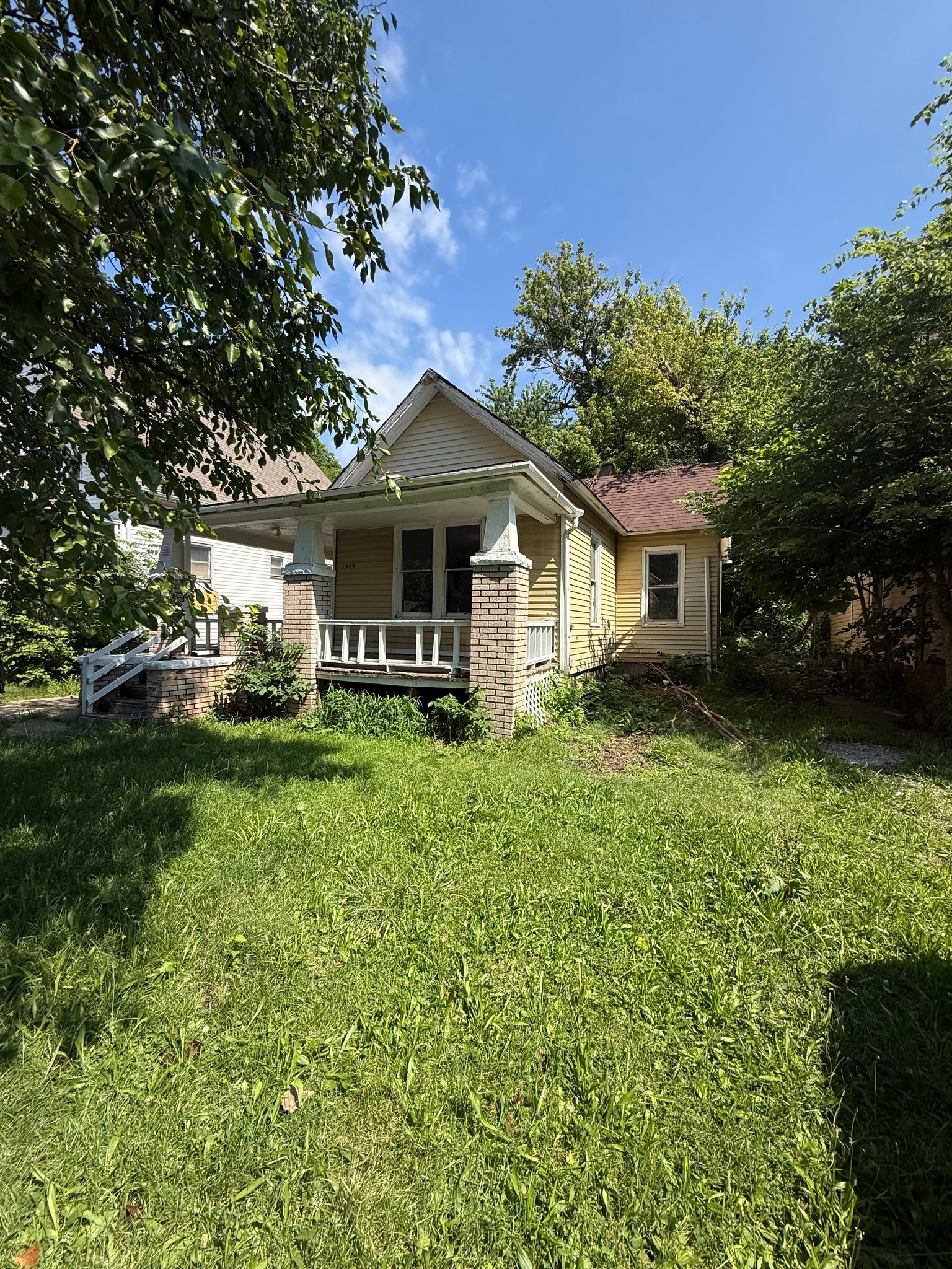 Decatur House: 1344 E Condit St