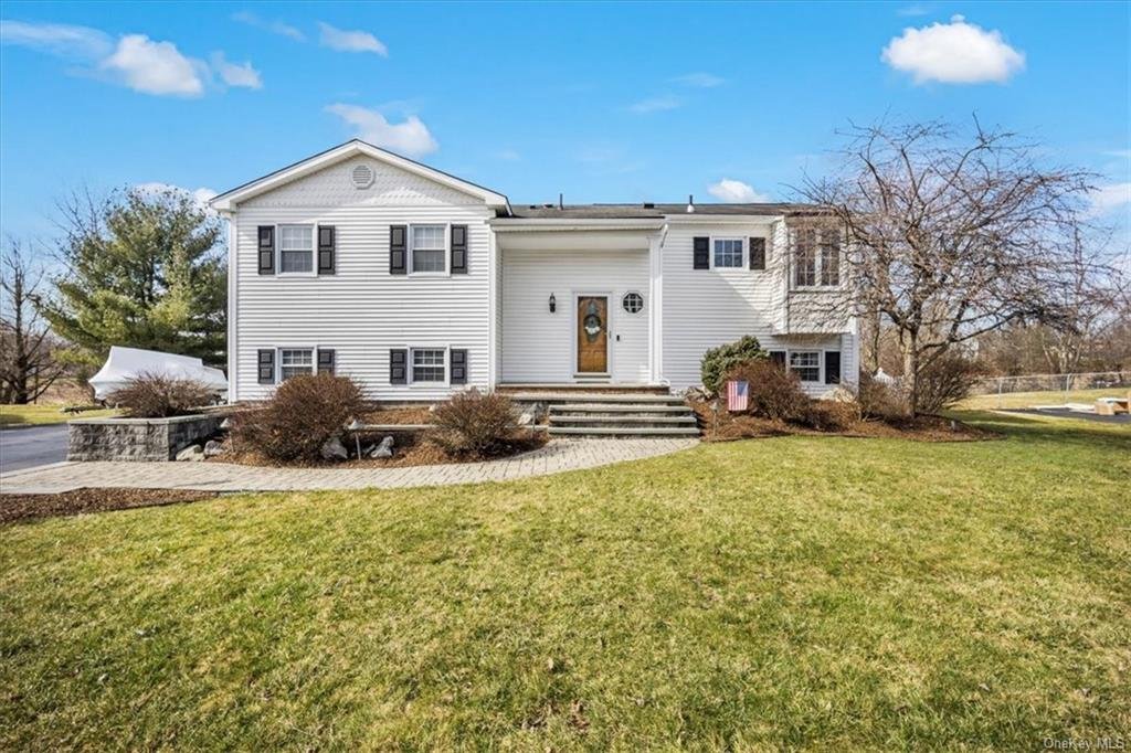 Washingtonville House: 9 Pilgrim Ln