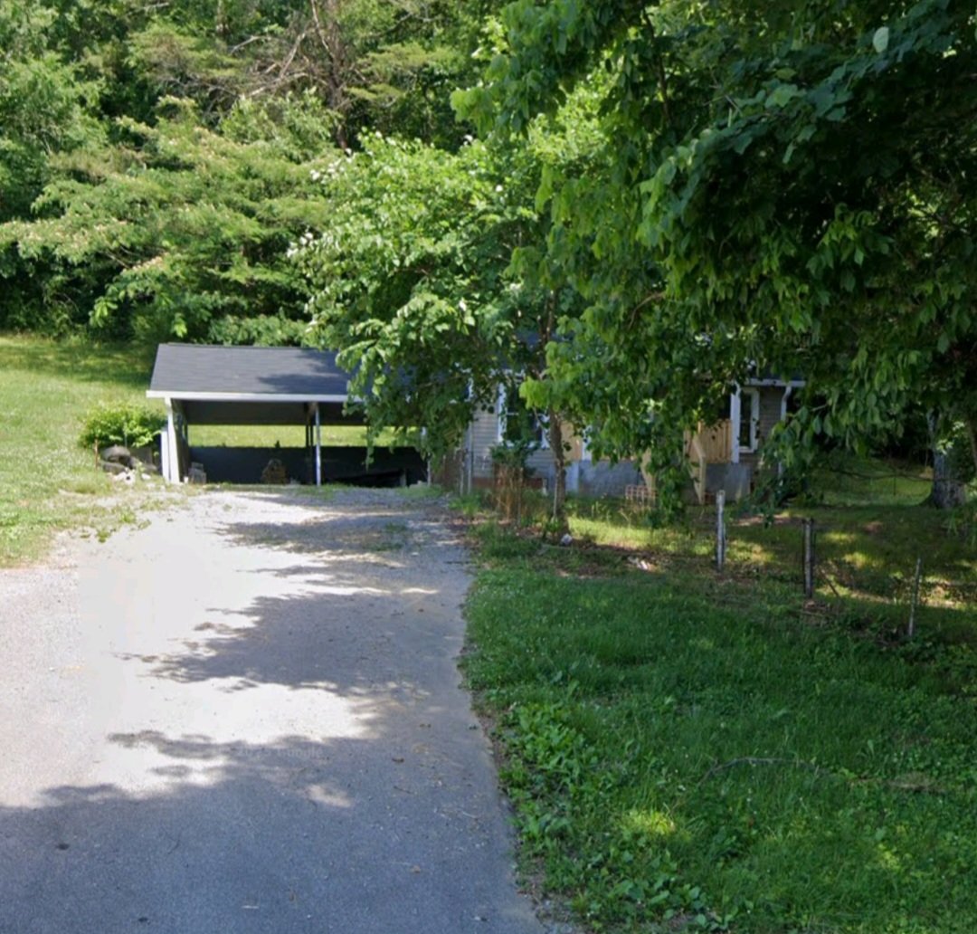 Cleveland House: 171 Dempsey Cr SW