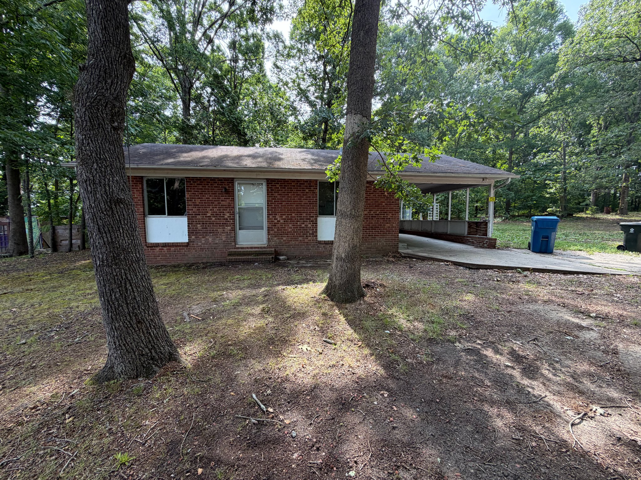 Archdale House: 114 Oakspring Ln