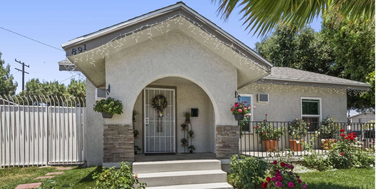 Pomona House: 891 E 6th St