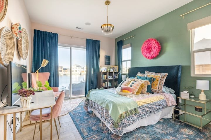 Bethel Island House: 407 Halcyon Place
