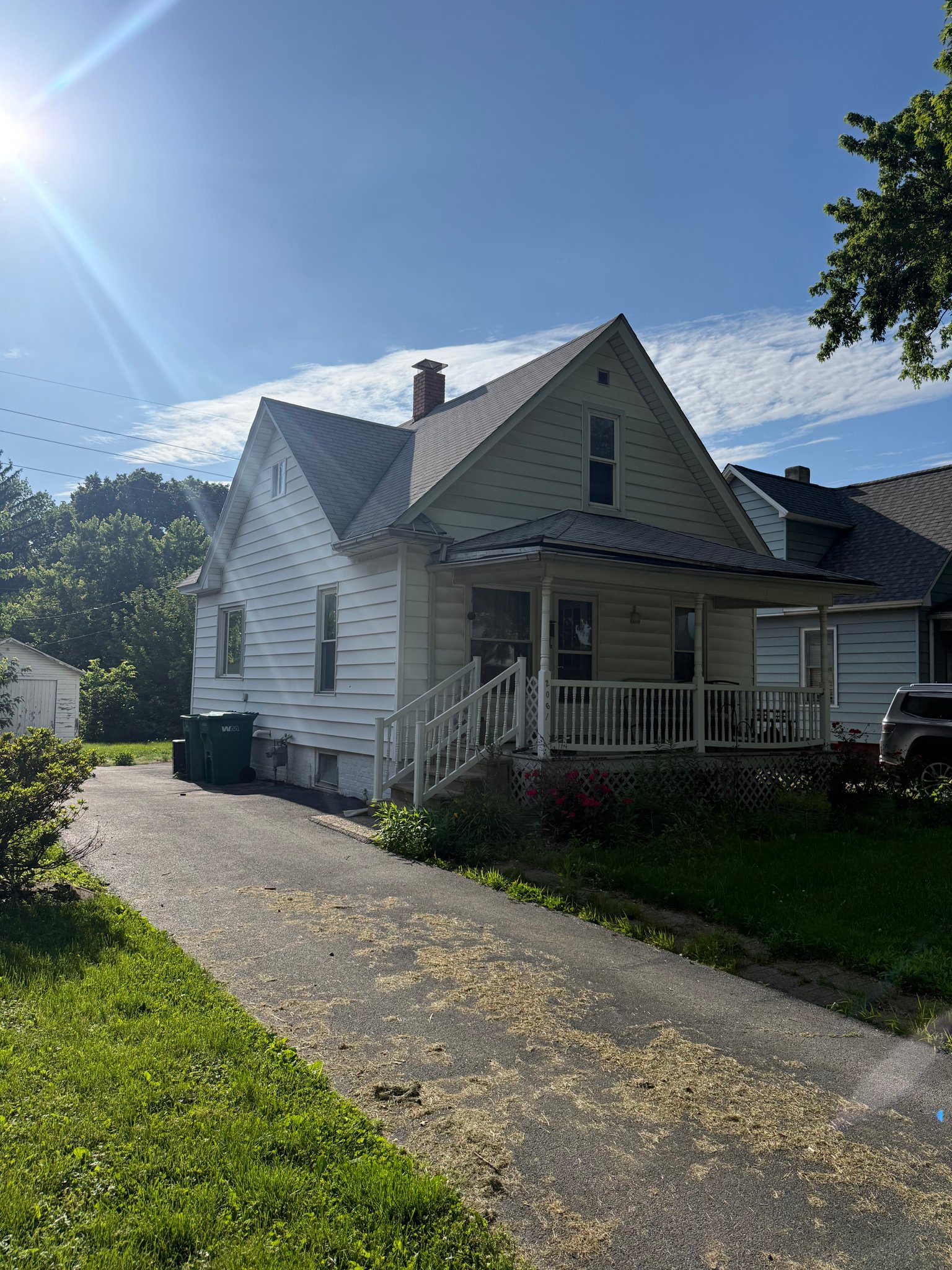 Decatur House: 2061 N College St