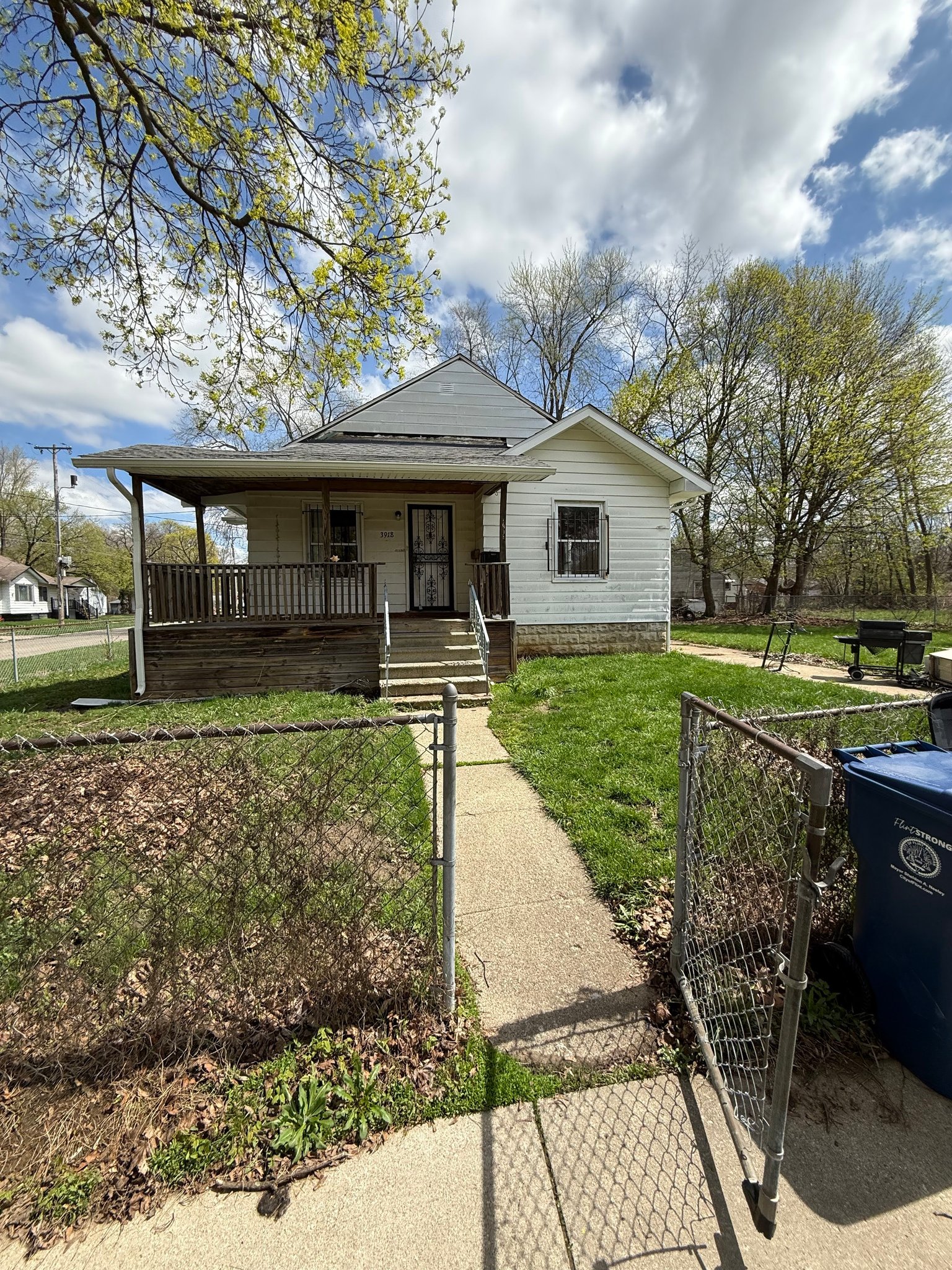Flint House: 3918 Trumbull Ave