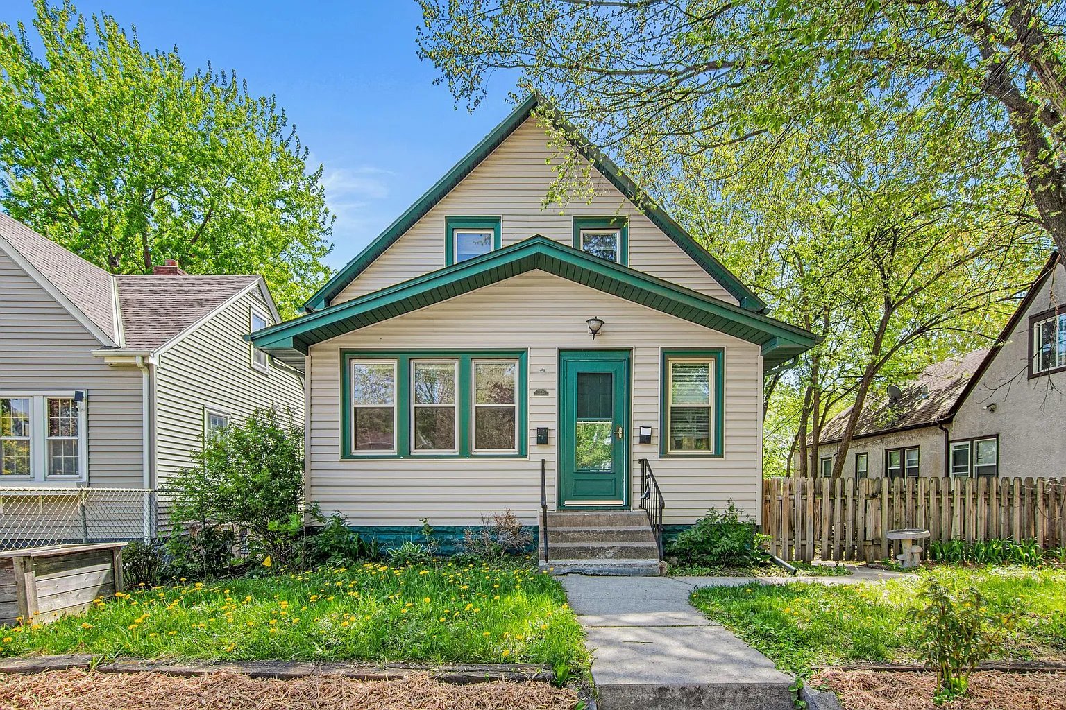 Minneapolis Multiplex: 3236 James Ave North #2