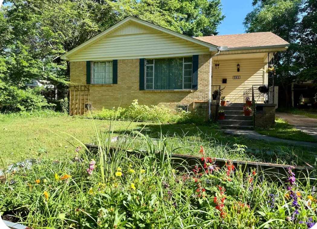 North Little Rock House: 211 E G Ave