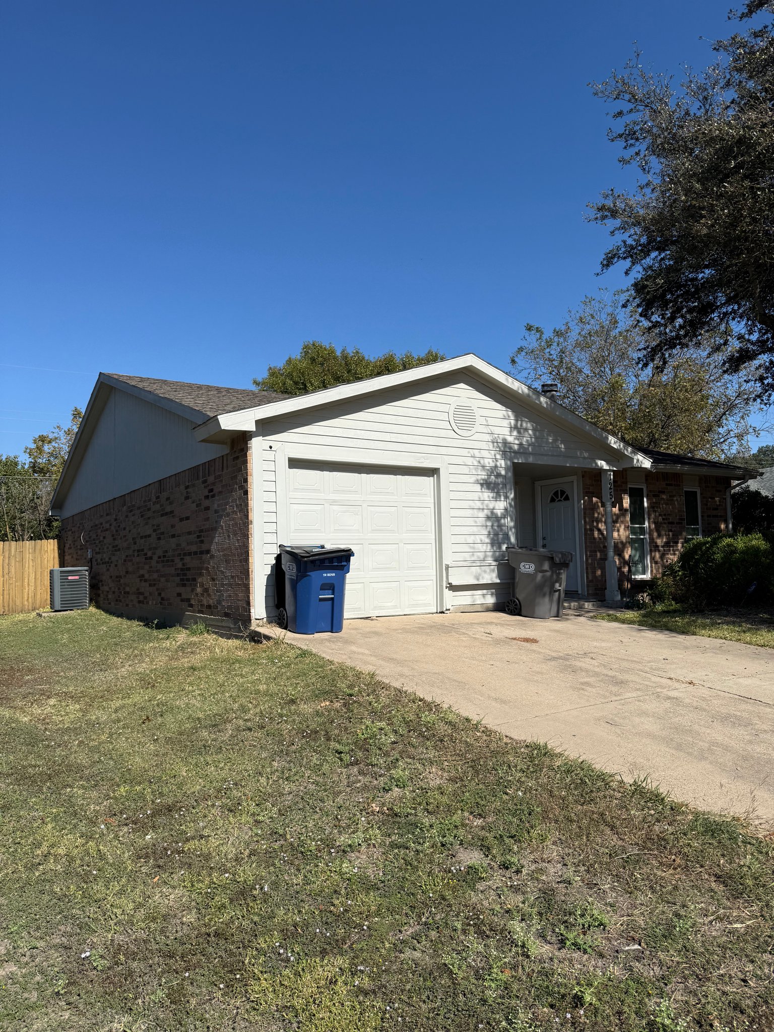 Glenn Heights House: 125 London Ln