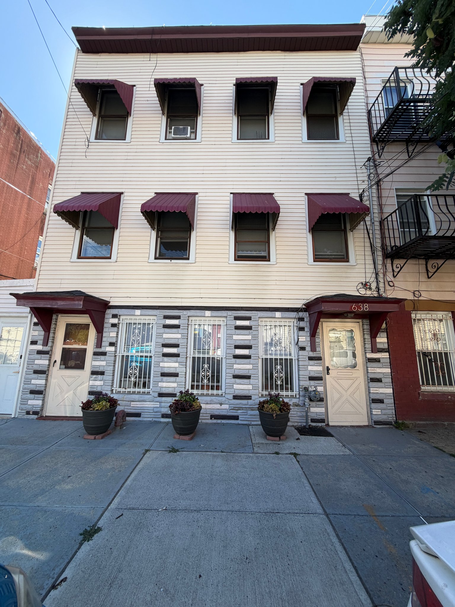 Newark Multiplex: 638 N. 5th St