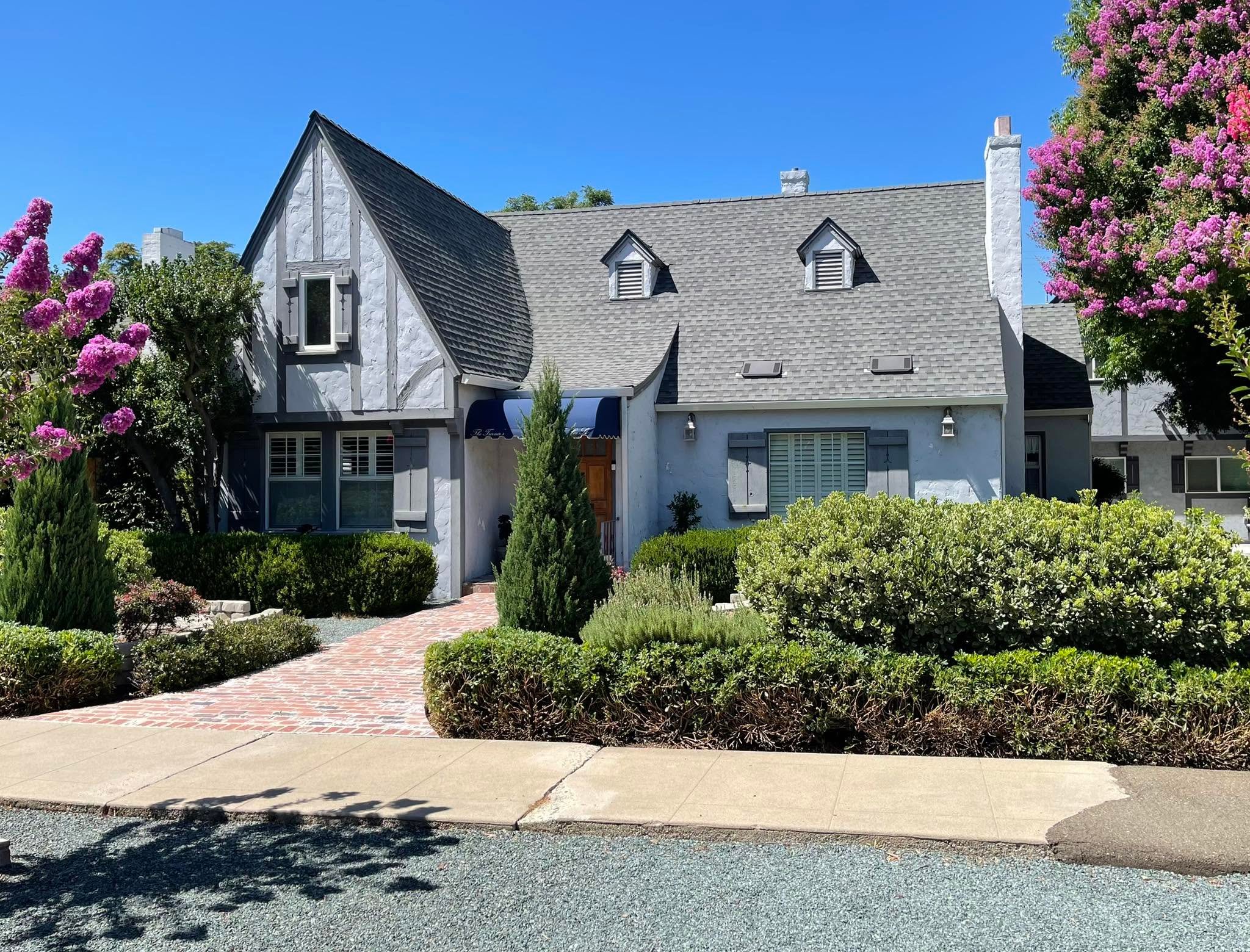 Modesto Single Room: 135 Lee Street