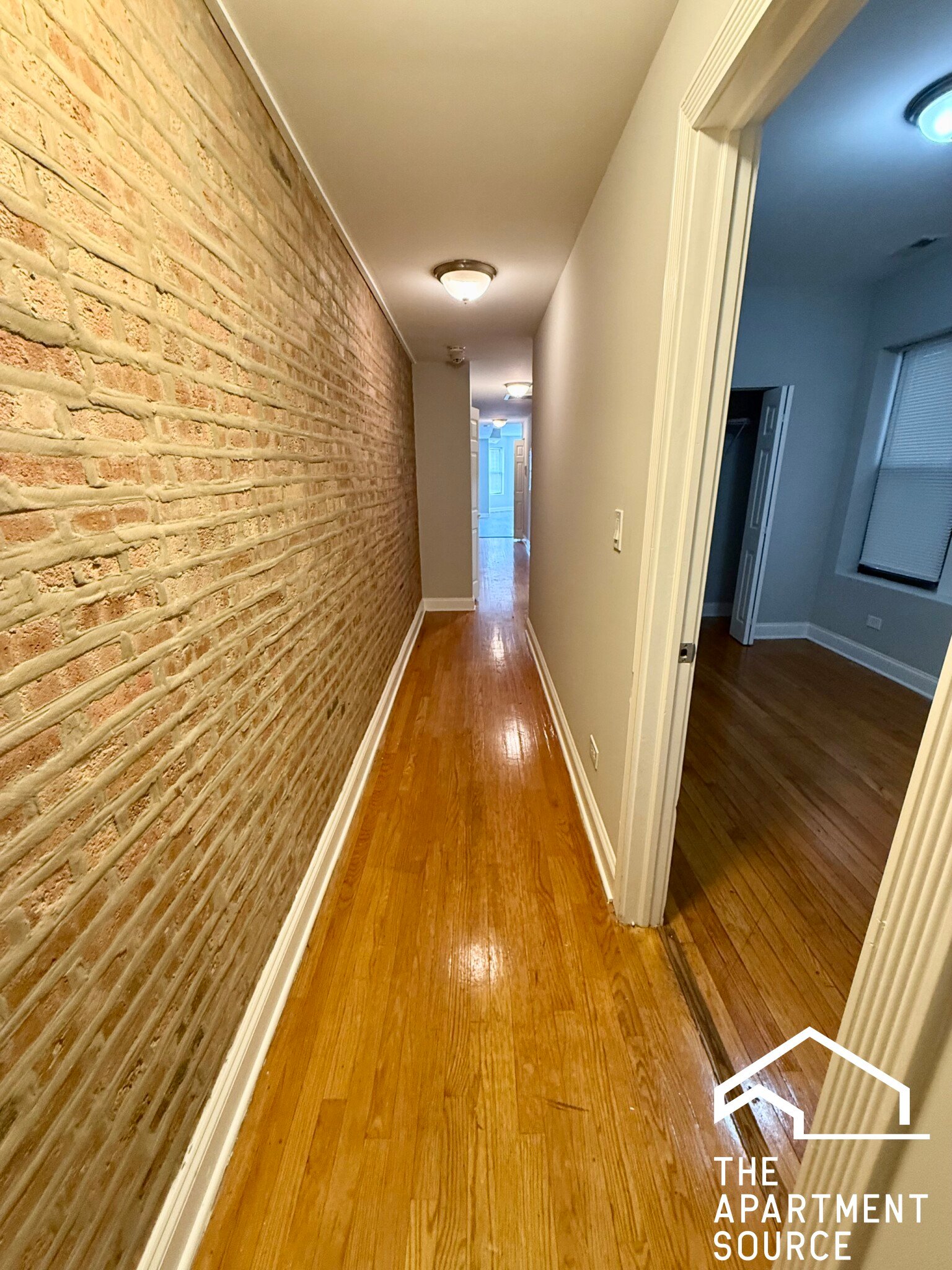 Chicago Apartment: 6913 South Paxton Ave., #3, Chicago, IL 60649
