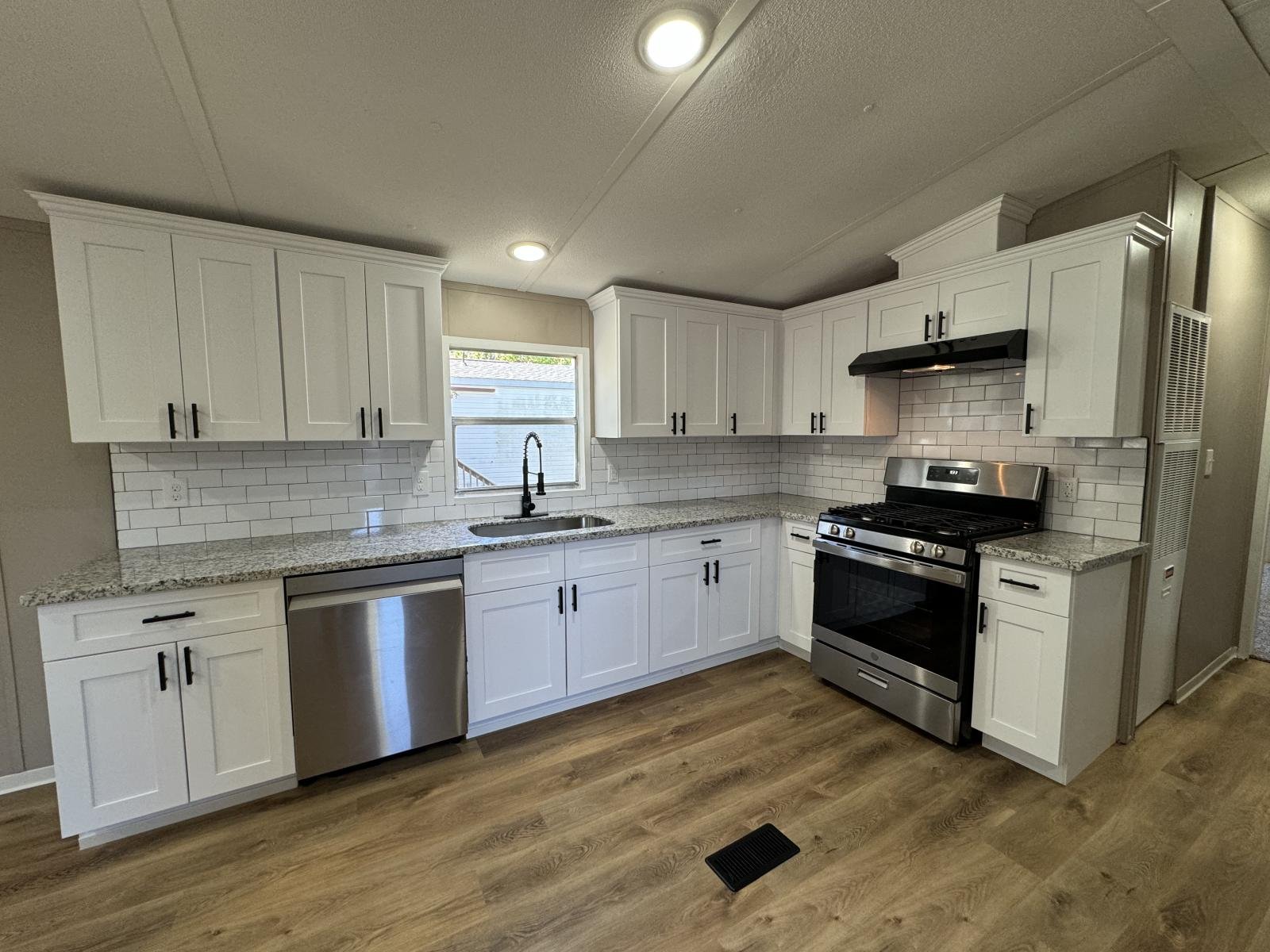 Baytown House: 9931 Cedar Branch Dr